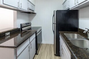 4044 Buena Vista St in Dallas, TX - Building Photo