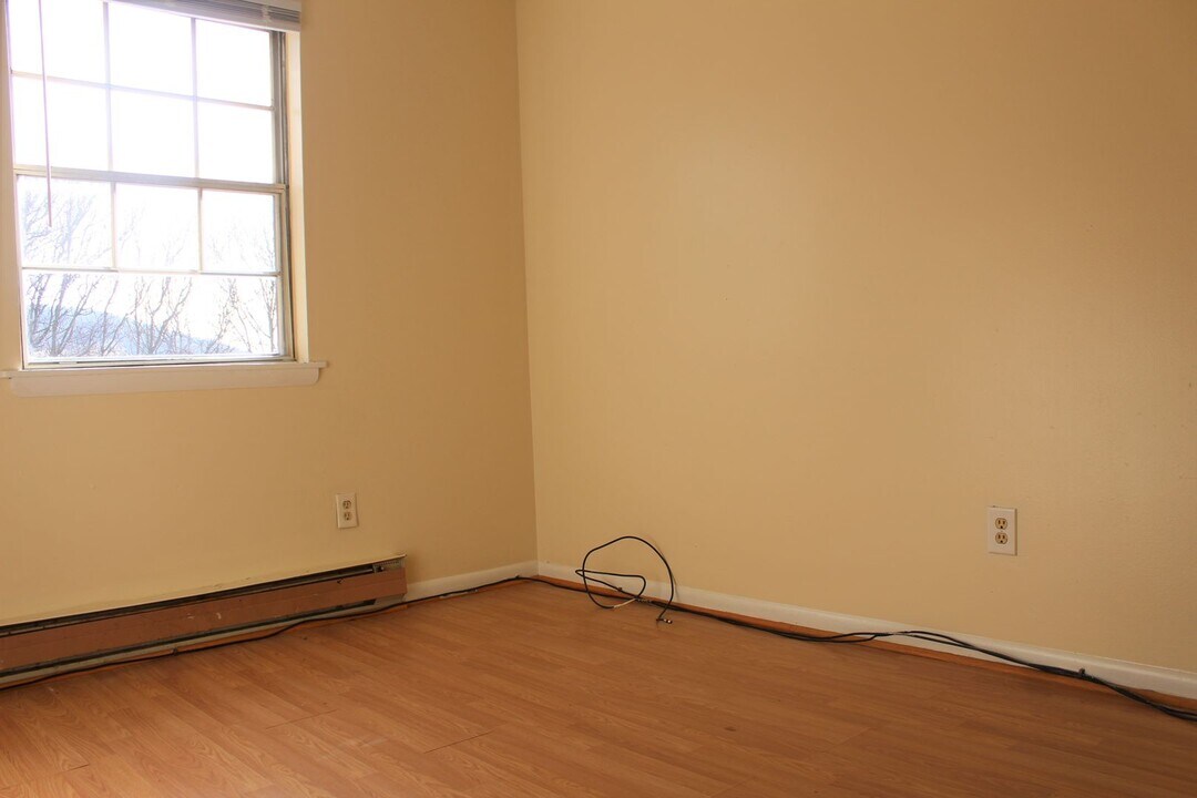 27 Marcus Dr in Morgantown, WV - Building Photo