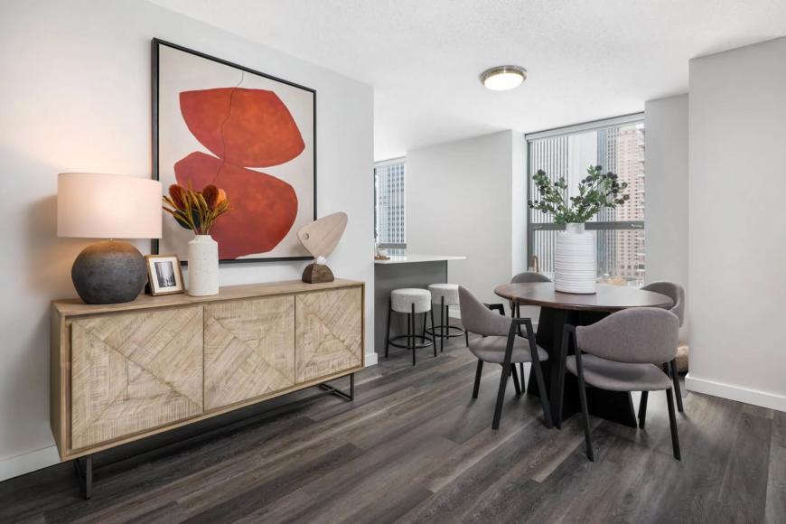 360 East South Water Street in Chicago, IL - Building Photo