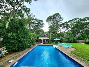 122 Lewis Rd in East Quogue, NY - Building Photo - Building Photo