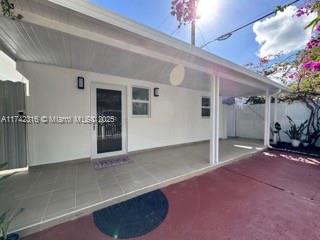 551 SW 51st Ave in Coral Gables, FL - Building Photo