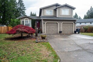 916 197th St Ct E in Spanaway, WA - Building Photo