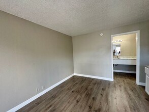 7900 S Orange Blossom Trail in Orlando, FL - Building Photo - Building Photo