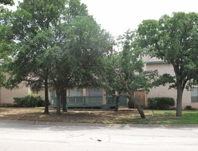 1901-1909 Kingswood Ct in Denton, TX - Building Photo - Building Photo