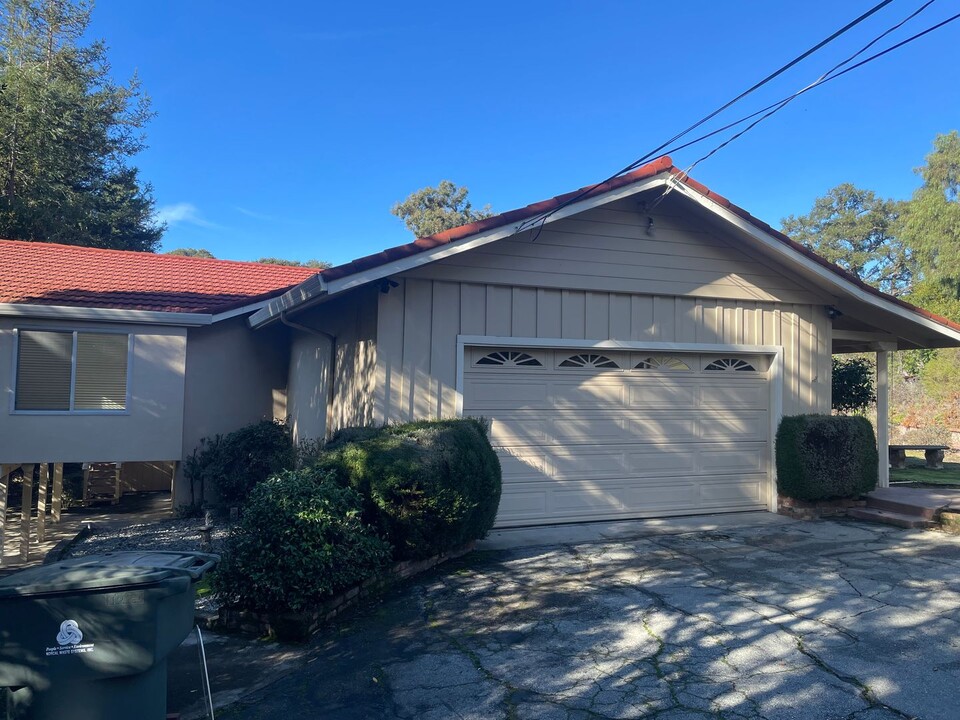 10645 Miguelita Rd in San Jose, CA - Building Photo