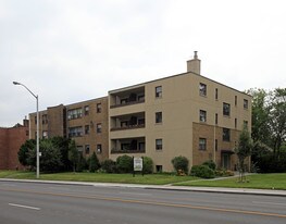 Wilson Manor in Toronto, ON - Building Photo