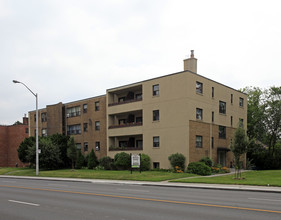 Wilson Manor in Toronto, ON - Building Photo - Primary Photo