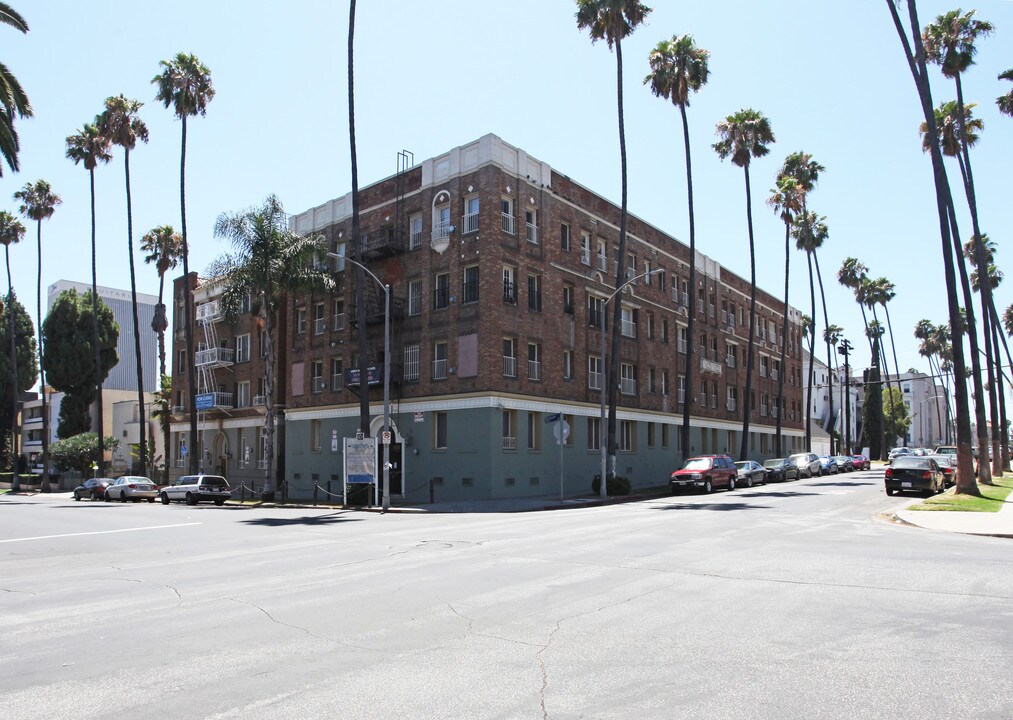 The Wilshire Apartments in Los Angeles, CA - Foto de edificio