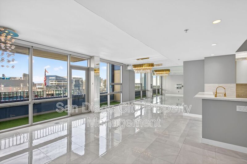 321 Tenth Ave in San Diego, CA - Building Photo