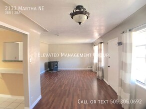 2133 Martha St NE in Albuquerque, NM - Building Photo - Building Photo