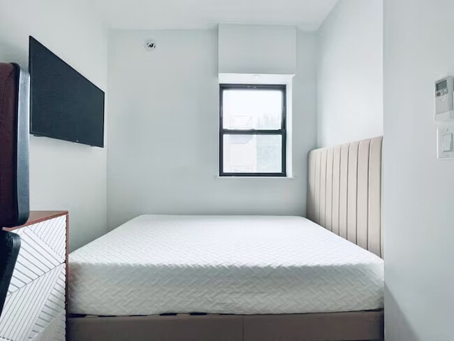 Furnished room/NOT APARTMENT in Brooklyn, NY - Building Photo - Building Photo