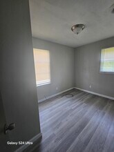 6 Louise Ln in Sauget, IL - Building Photo - Building Photo