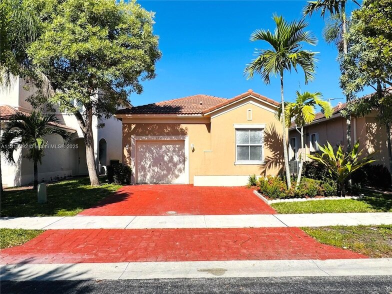 3725 NE 23rd Ct in Homestead, FL - Building Photo