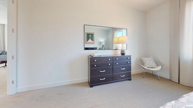 31 Cortina Ct in Pittsburg, CA - Foto de edificio - Building Photo