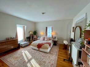 36 Central Ave in Newton, MA - Foto de edificio - Building Photo