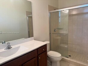3368 W 92nd Pl in Hialeah, FL - Building Photo - Building Photo