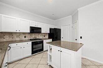 4132 Canyon Glen Cir in Austin, TX - Building Photo - Building Photo