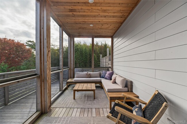 31 Atlantic Ave in Islip, NY - Building Photo - Building Photo