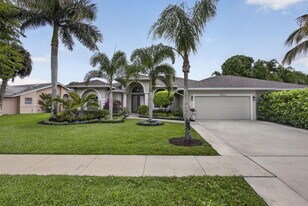 13805 Folkestone Cir in Wellington, FL - Building Photo