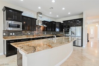 2062 Country Cove Ct, Unit 2 bed in Las Vegas, NV - Building Photo - Building Photo