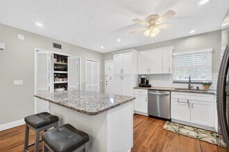 2254 Norwegian Dr, Unit 2 in Clearwater, FL - Building Photo - Building Photo