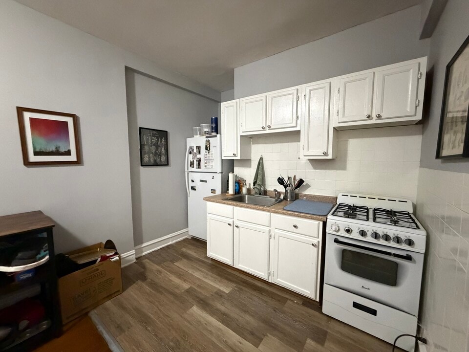 6948 N Ashland Ave, Unit 2E in Chicago, IL - Building Photo