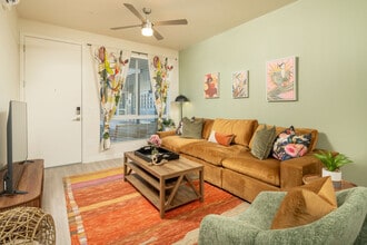 Streamliner 87th in Peoria, AZ - Building Photo - Building Photo