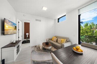 1030 15th St in Miami Beach, FL - Building Photo - Building Photo