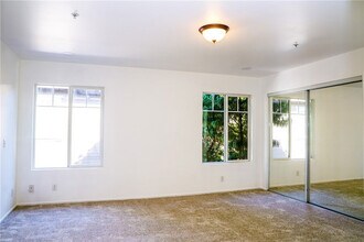 214 Violet Ave in Monrovia, CA - Building Photo - Building Photo