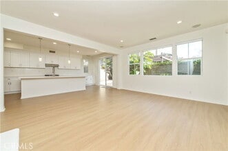 1320 Sun Dial Dr in Tustin, CA - Building Photo - Building Photo