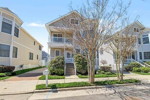 2 S Coolidge Ave in Margate City, NJ - Building Photo