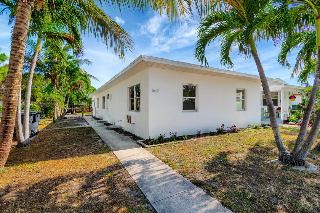 502 S E St in Lake Worth, FL - Building Photo