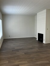 Adriana Arms Apartments in Studio City, CA - Building Photo - Building Photo