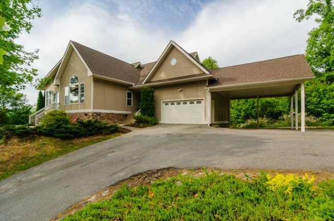 94 Dalya Rd in Swannanoa, NC - Building Photo - Building Photo