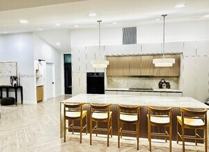 2475 NW 25th St in Boca Raton, FL - Foto de edificio - Building Photo