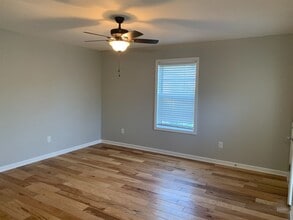 202 Broadrick St in Tullahoma, TN - Building Photo - Building Photo