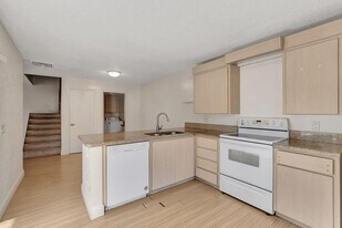 4004 Medford Ct in Boynton Beach, FL - Building Photo