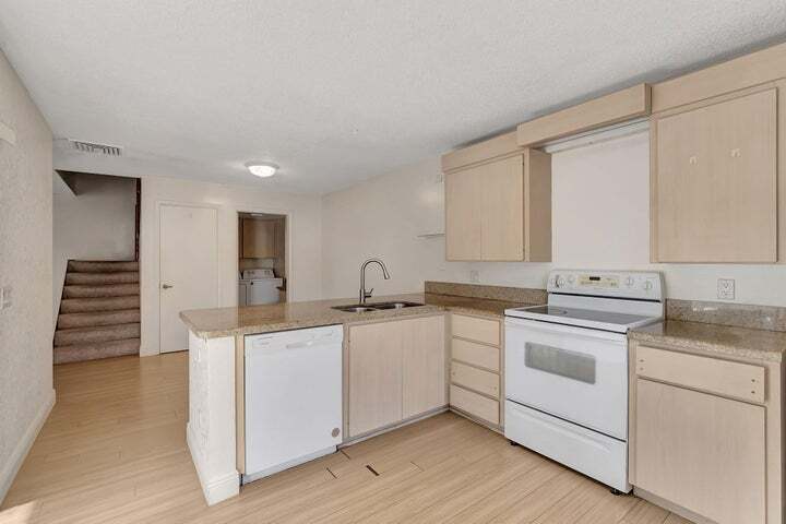 4004 Medford Ct in Boynton Beach, FL - Foto de edificio