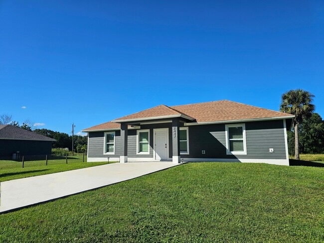 2447 NW 5th St in Okeechobee, FL - Building Photo - Building Photo