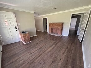5827 Reed Rd in Houston, TX - Building Photo - Building Photo