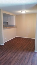 Summer Breeze Apartments in San Fernando, CA - Building Photo - Building Photo