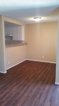 Summer Breeze Apartments photo'