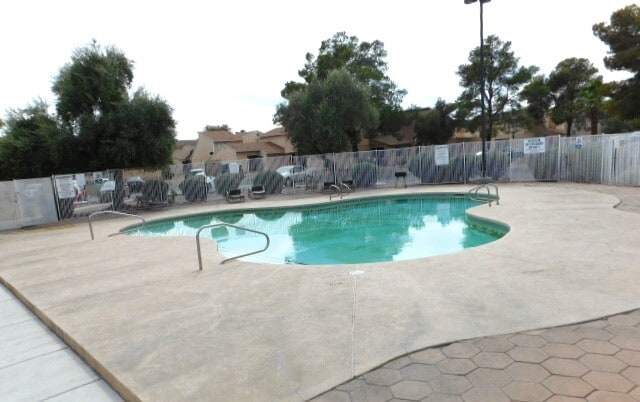 5235 Golden Ln in Las Vegas, NV - Building Photo - Building Photo