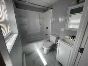 80 Sea St in Weymouth, MA - Building Photo - Building Photo