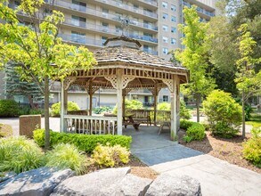 200 Westfield Dr in London, ON - Building Photo - Building Photo