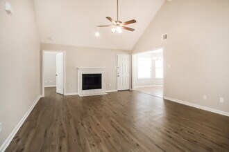 918 Chase Park Dr in Bacliff, TX - Building Photo - Building Photo