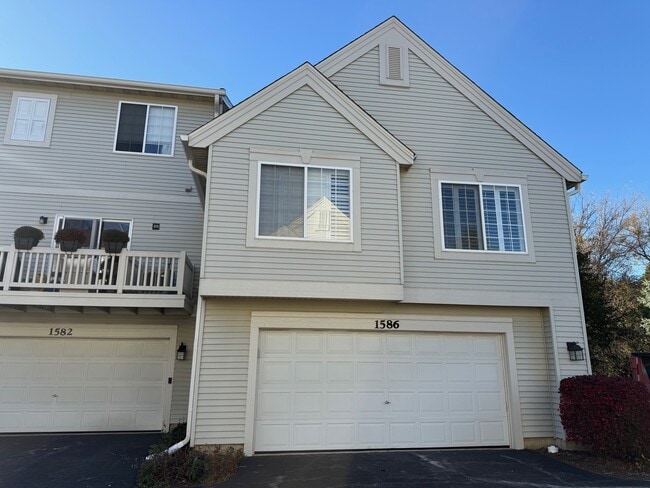 1586 New Haven Dr in Cary, IL - Building Photo - Building Photo