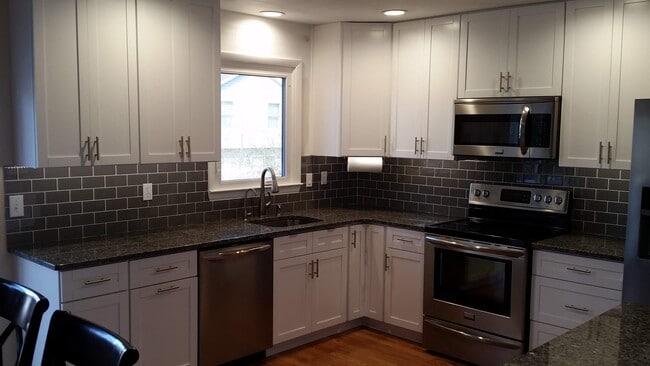 414 Fairmount Dr in Edgewater, MD - Building Photo - Building Photo