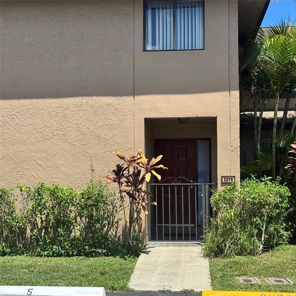 2376 NW 36th Ave in Coconut Creek, FL - Foto de edificio - Building Photo