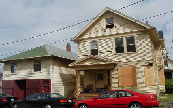 400 Blaine St in Seattle, WA - Foto de edificio - Building Photo